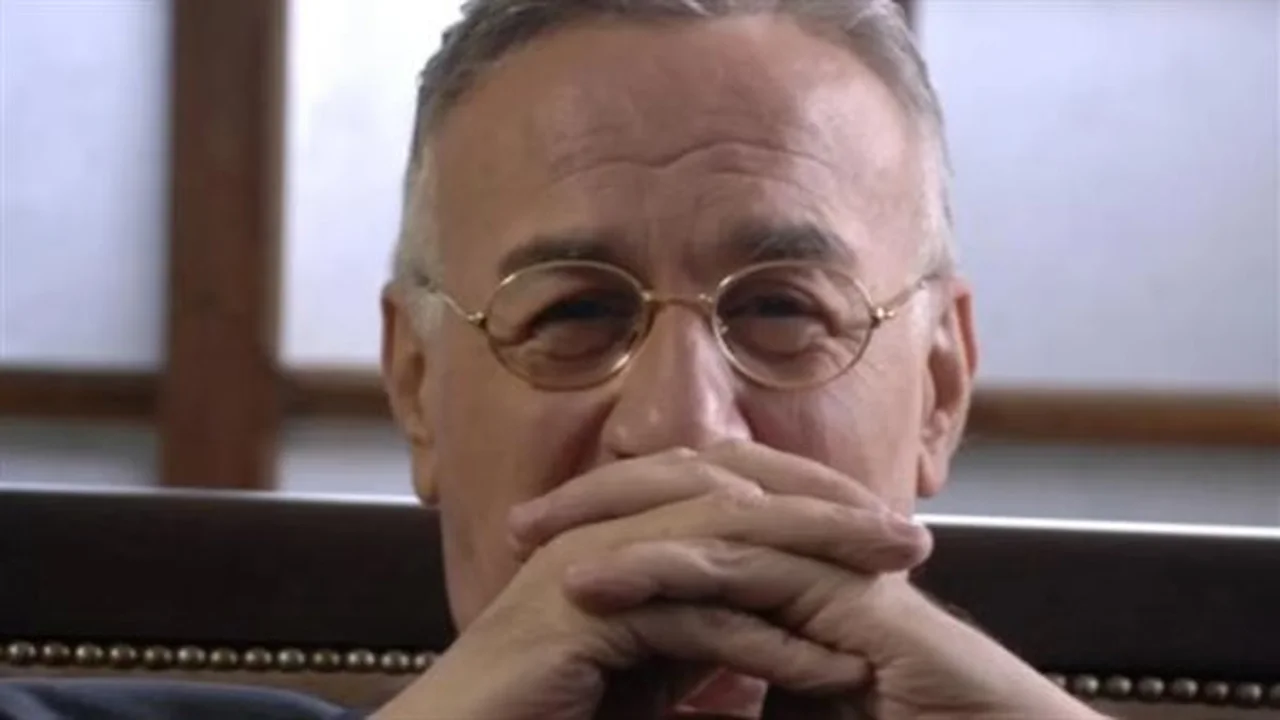 خيبة أمل.. عزت أبو عوف ومسيرة سينمائية تتجاوز الثلاثة عقود